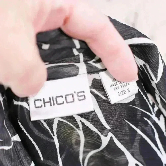 Chicos black/white 100% Silk Button Down Sheer Blouse Size 3 / Size XL - Picture 11 of 12